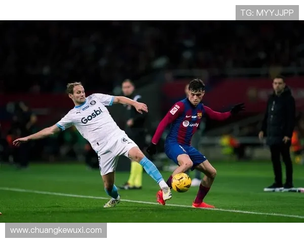 西甲奥尔莫禁区外精彩远射皮球折射入网为球队赢得关键进球